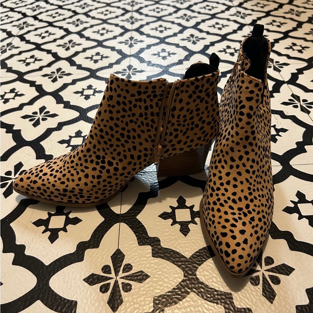 Leopard booties